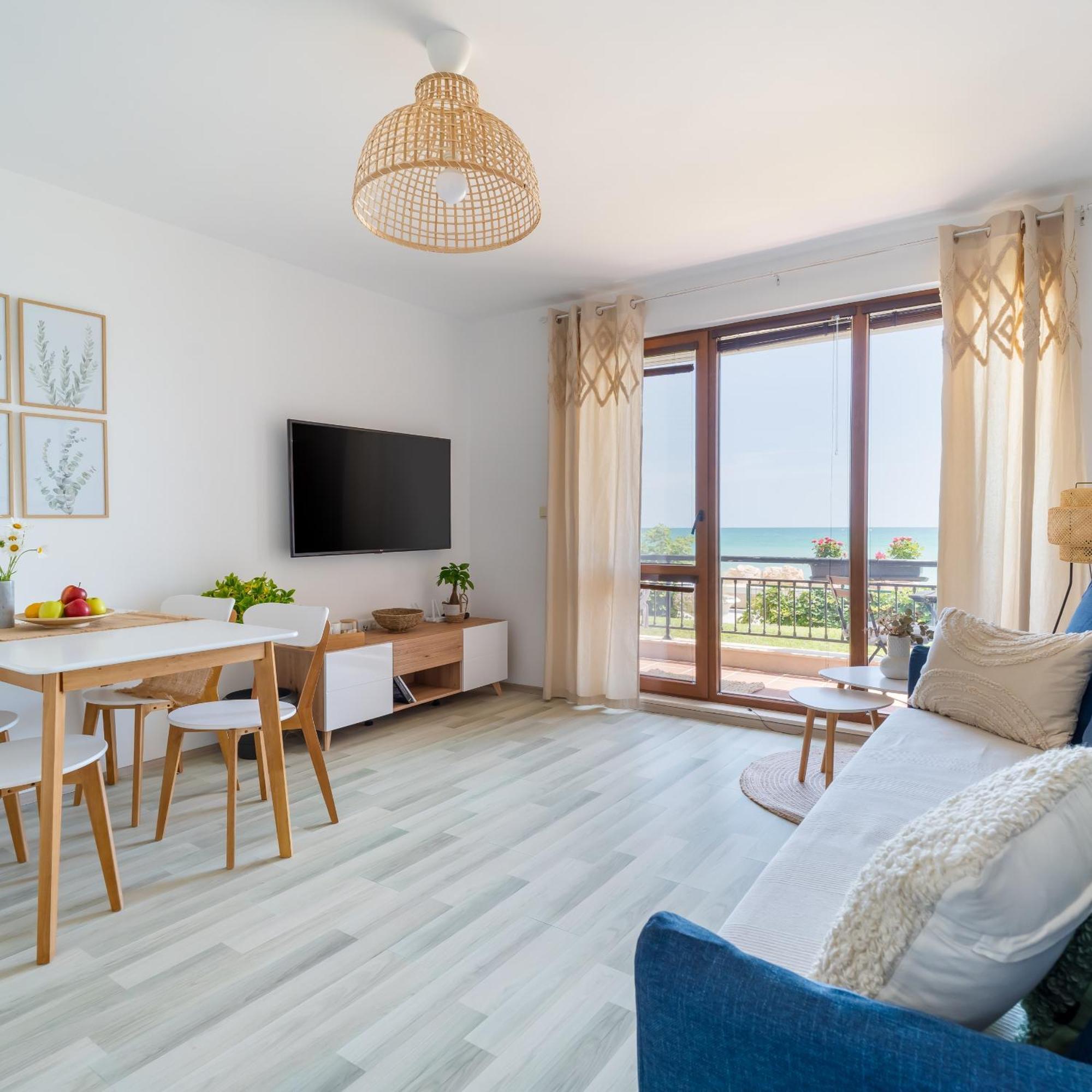 Poemia- Sea View, Free Parking, Complex Carpe Diem * Balchik